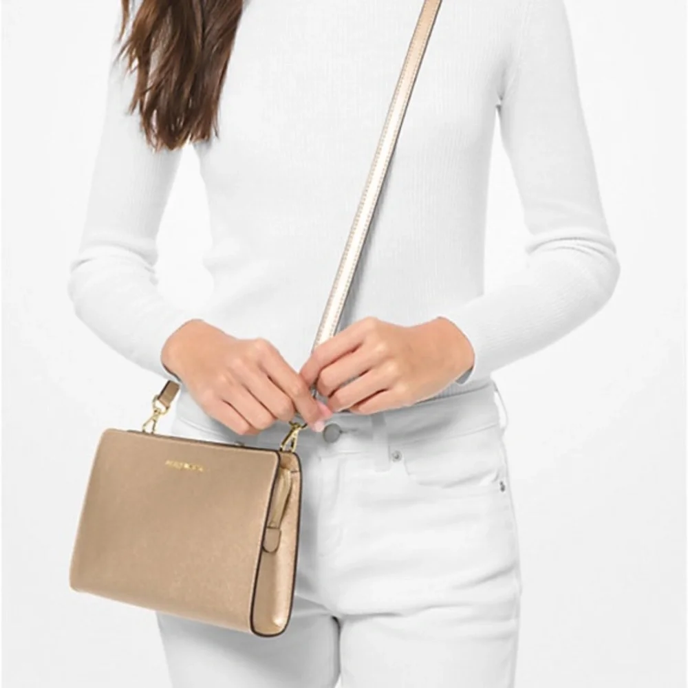 MICHAEL KORS Jet Set Travel  Leather Crossbody Authenticated